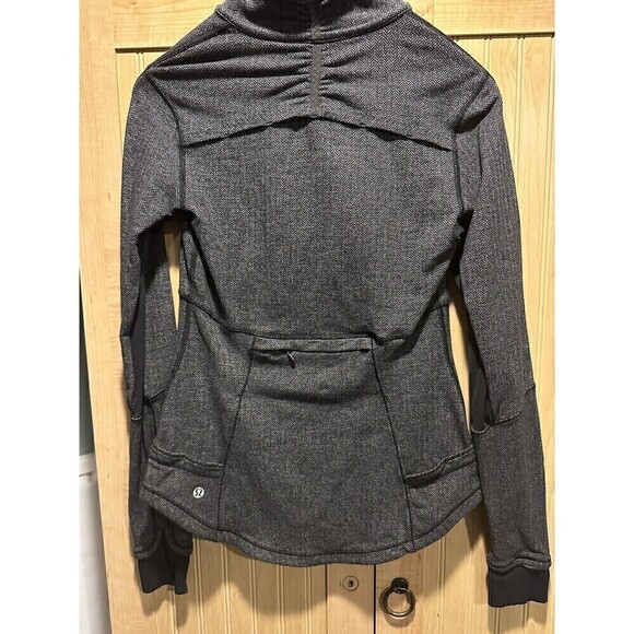 Lululemon Base Runner 1/2 Zip Heathered Herringbone Heathered Black Black Size 6 - Picture 4 of 8